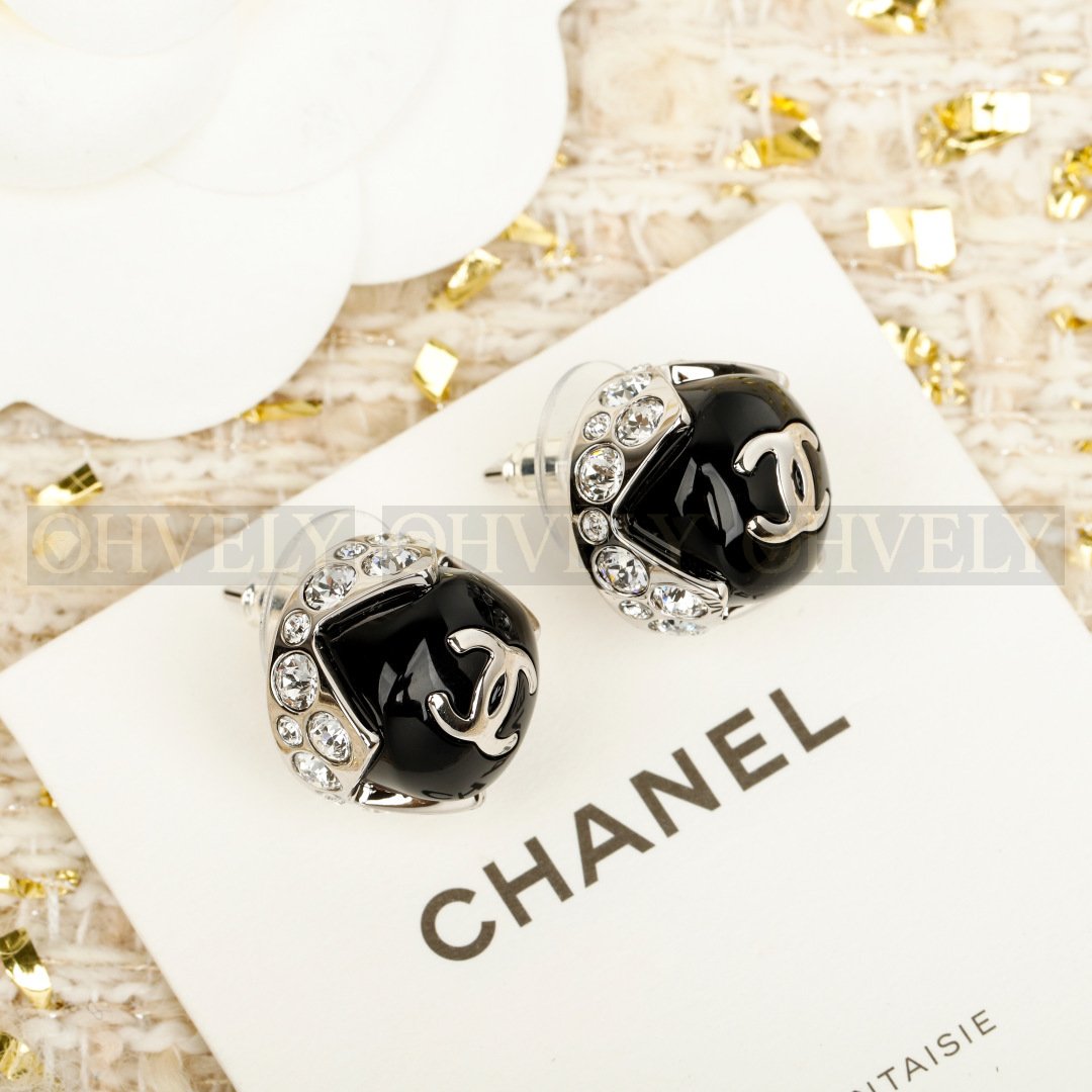 샤넬 CHANEL 퀼팅 메탈 블랙 레진 이어링 상품 썸네일