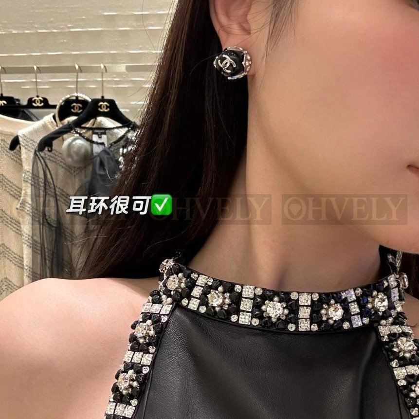 샤넬 CHANEL 퀼팅 메탈 블랙 레진 이어링 상품 썸네일