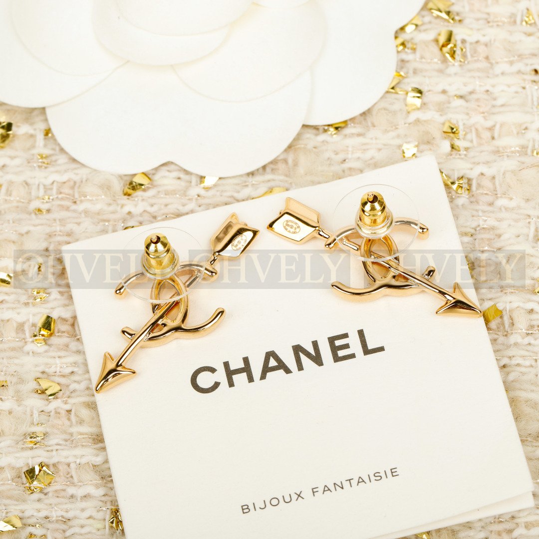 샤넬 CHANEL CC 로고 에로 스터드 이어링 상품 썸네일