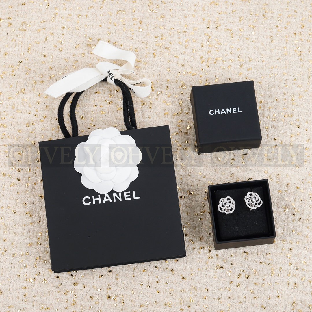 샤넬 CHANEL 필 드 까멜리아 (실버) 상품 썸네일