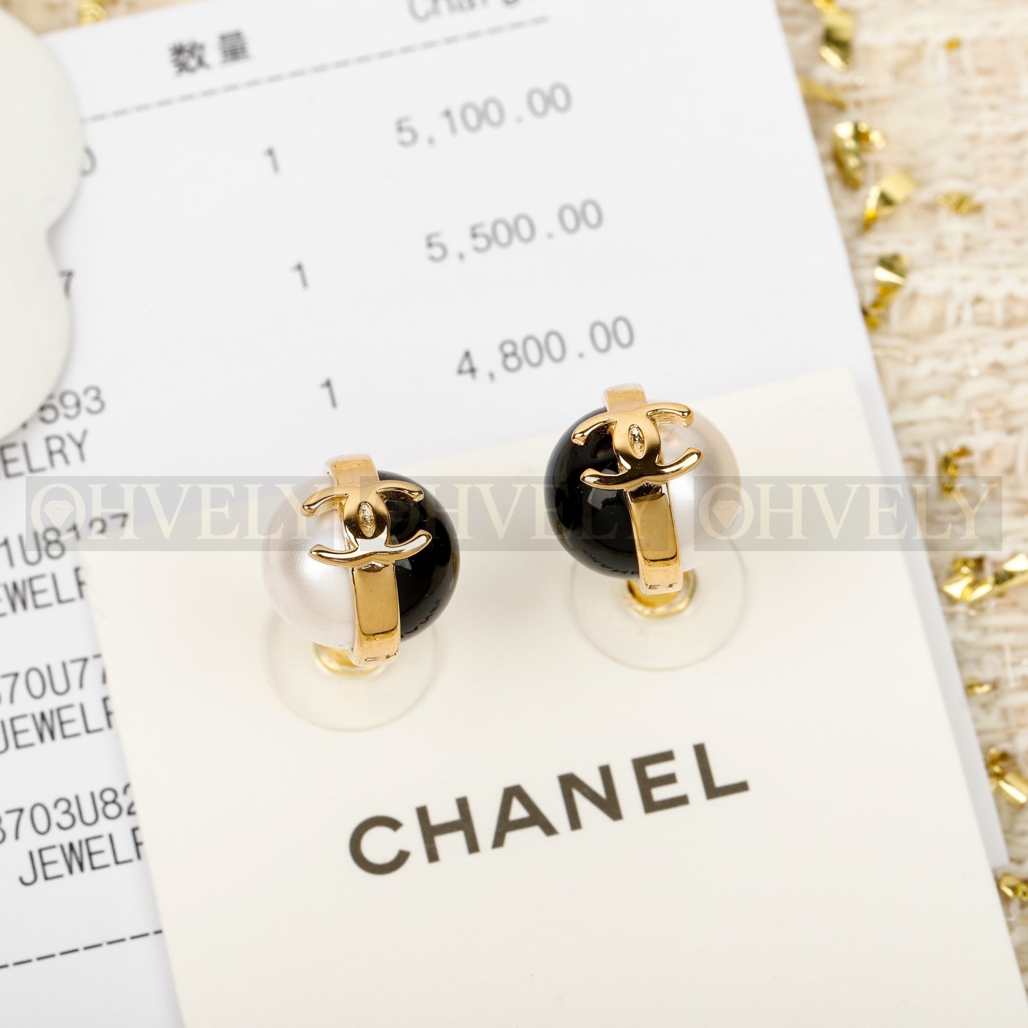 샤넬 CHANEL 바이컬러 레진 후프 이어링 (금장) 상품 썸네일