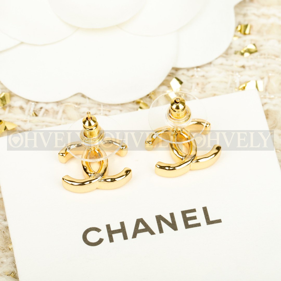 샤넬 CHANEL 해머드 스터드 이어링 (골드) 상품 썸네일