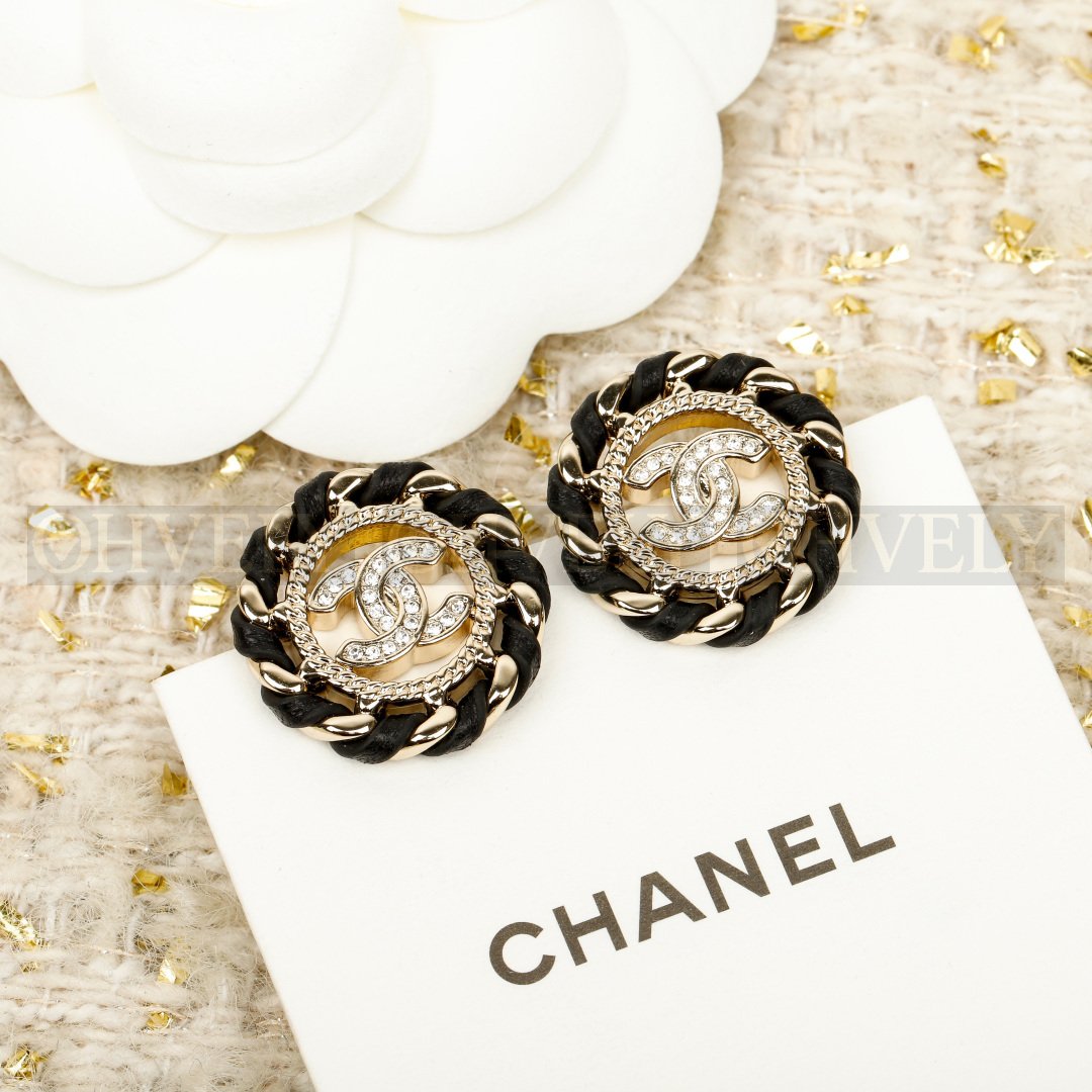 샤넬 CHANEL 메탈 램스킨 스트라스 이어링 상품 썸네일