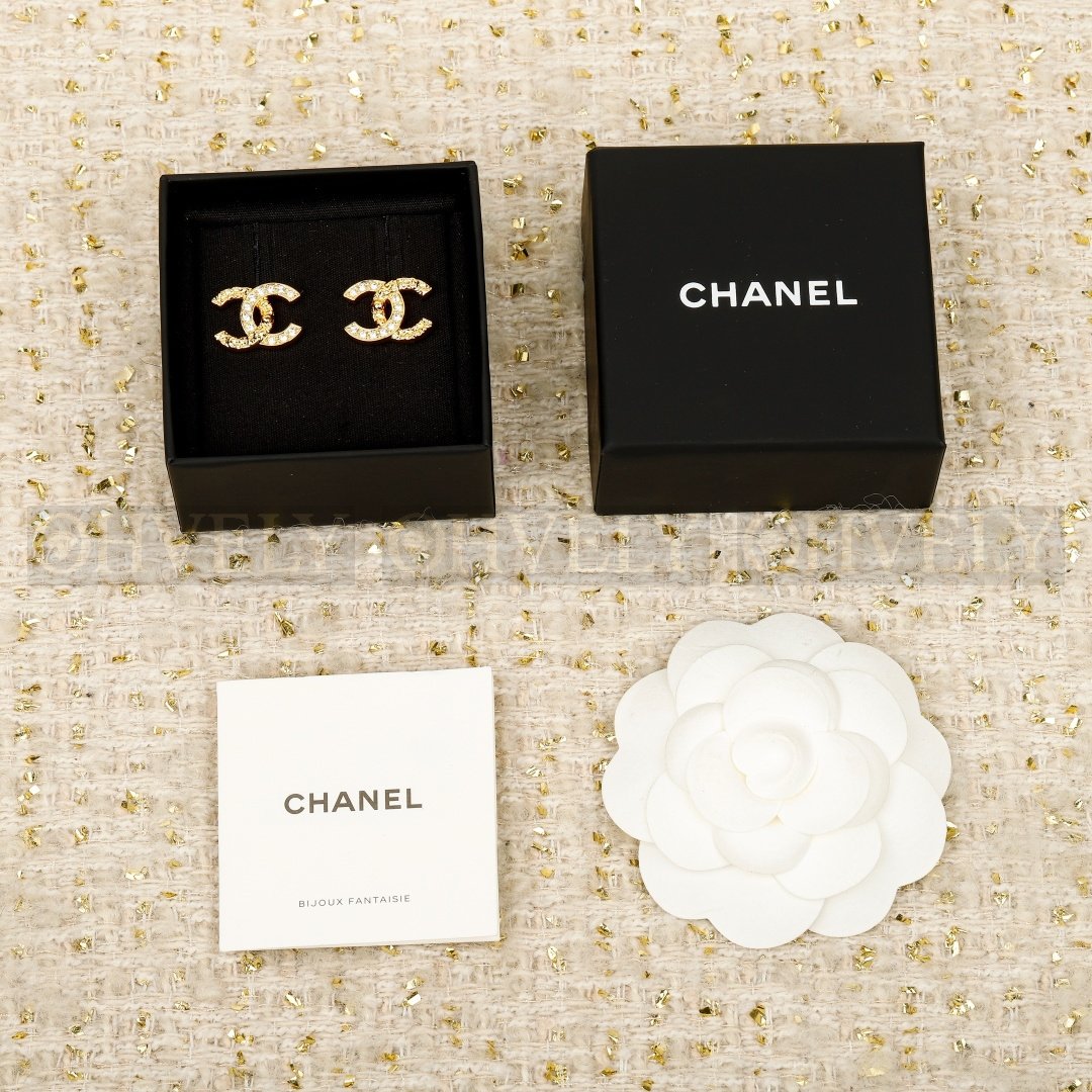 샤넬 CHANEL 해머드 메탈 스트라스 이어링 상품 썸네일