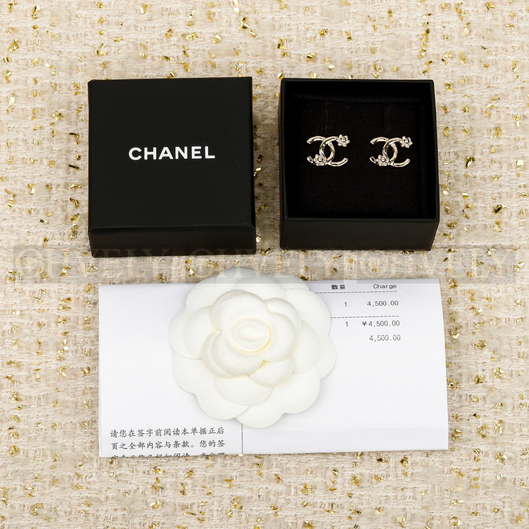 샤넬 CHANEL 꽃 장식 스터드 이어링 상품 썸네일