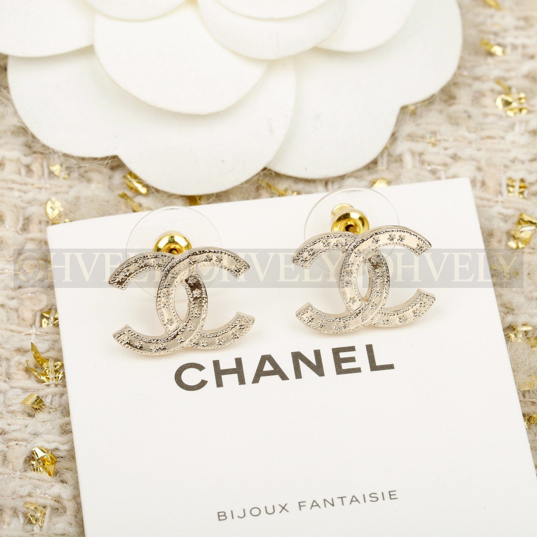샤넬 CHANEL 해머드 메탈 이어링 상품 썸네일