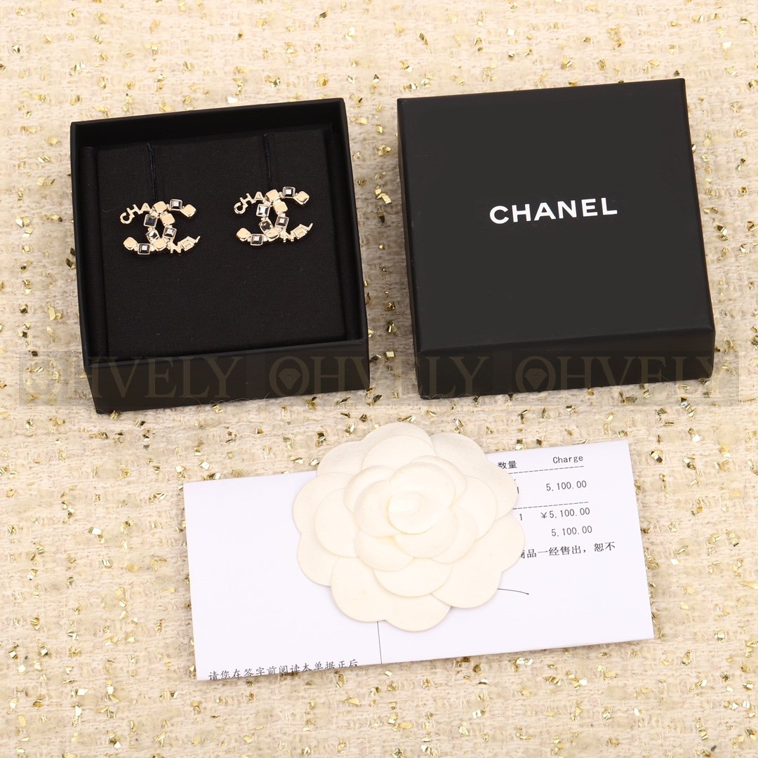 샤넬 CHANEL CC 로고 스톤 & 레터링 이어링 상품 썸네일