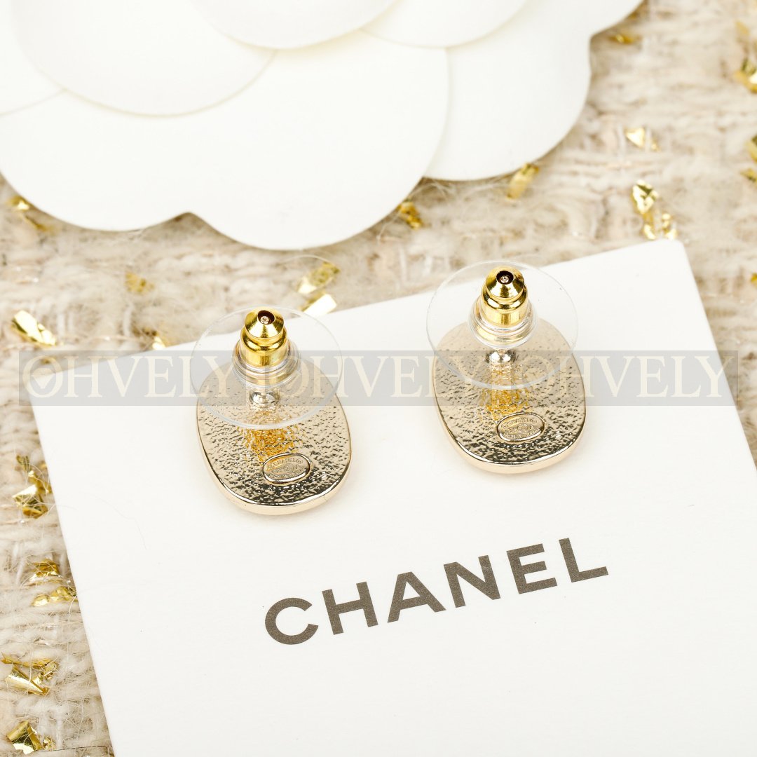 샤넬 CHANEL 블랙 메탈 레진 스터드 이어링 상품 썸네일