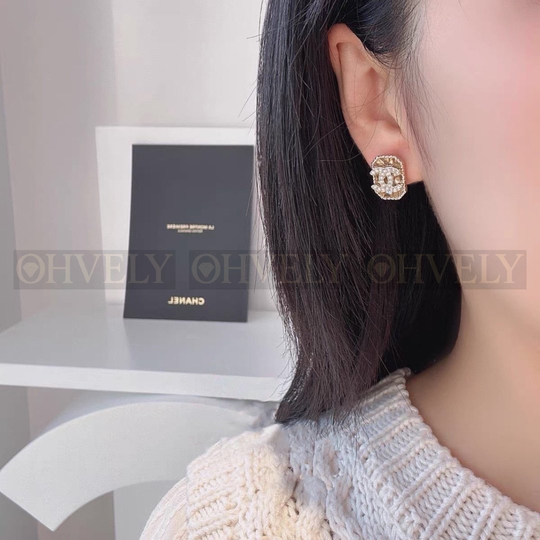 샤넬 CHANEL 해머드 메탈 스트라스 이어링 상품 썸네일