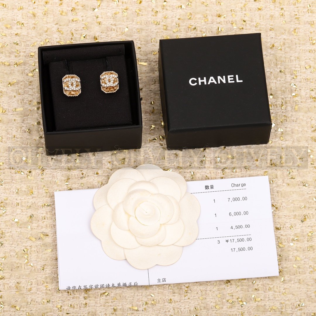 샤넬 CHANEL 해머드 메탈 스트라스 이어링 상품 썸네일