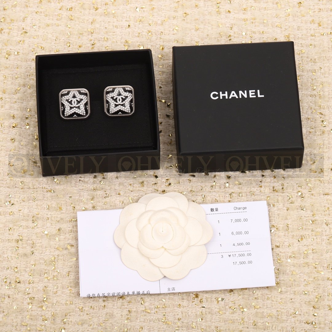 샤넬 CHANEL 블랙 레진 스타 스트라스 이어링 (스와로브스키 버) 상품 썸네일