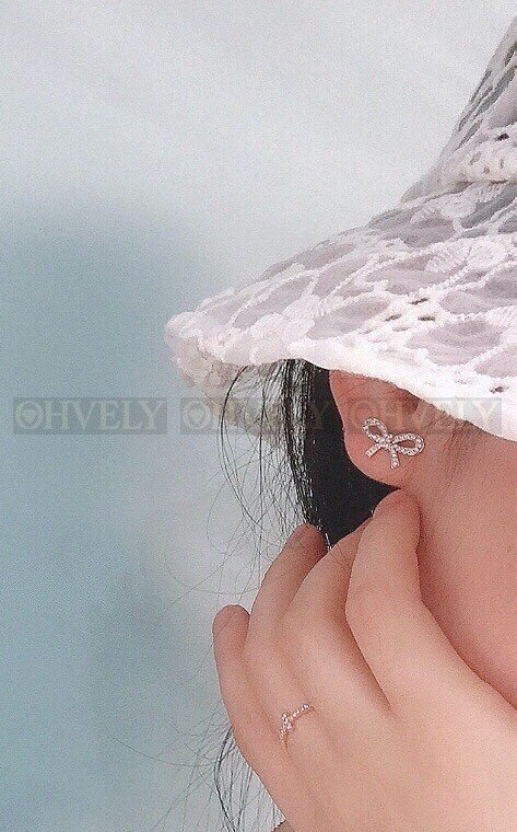 티파니앤코 Tiffany & Co. 보우(Bow) 이어링 상품 썸네일