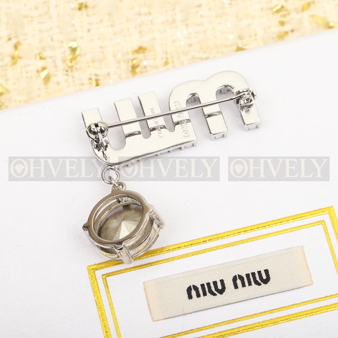 미우미우 Miu Miu 크리스탈 펜던트 브로치 상품 썸네일