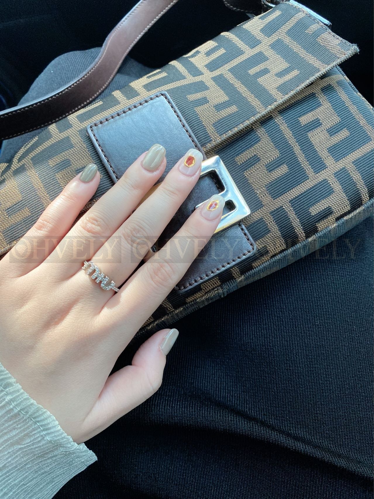 미우미우 Miu Miu 지르콘 링 상품 썸네일