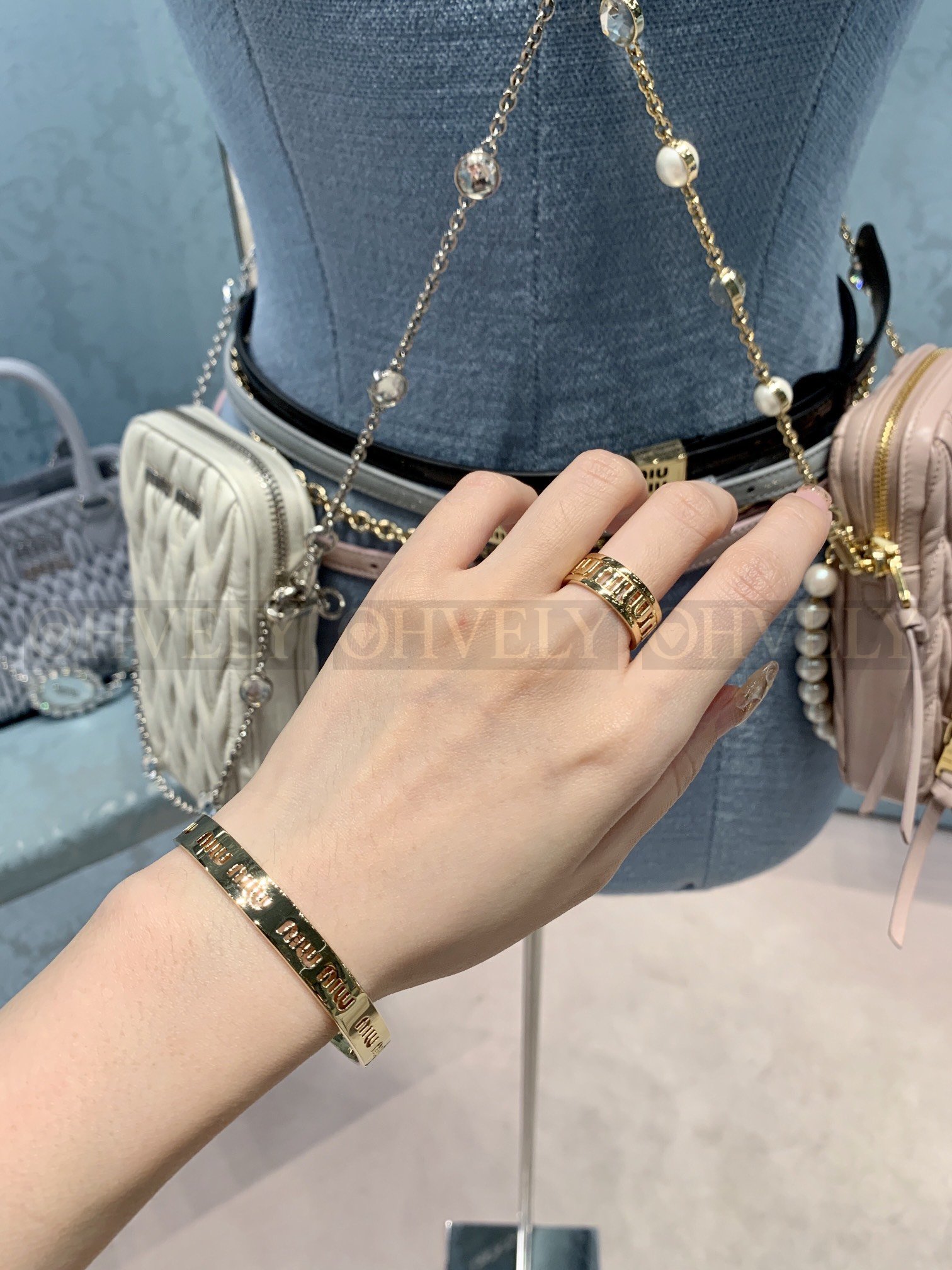 미우미우 Miu Miu 메탈 로고 링 상품 썸네일