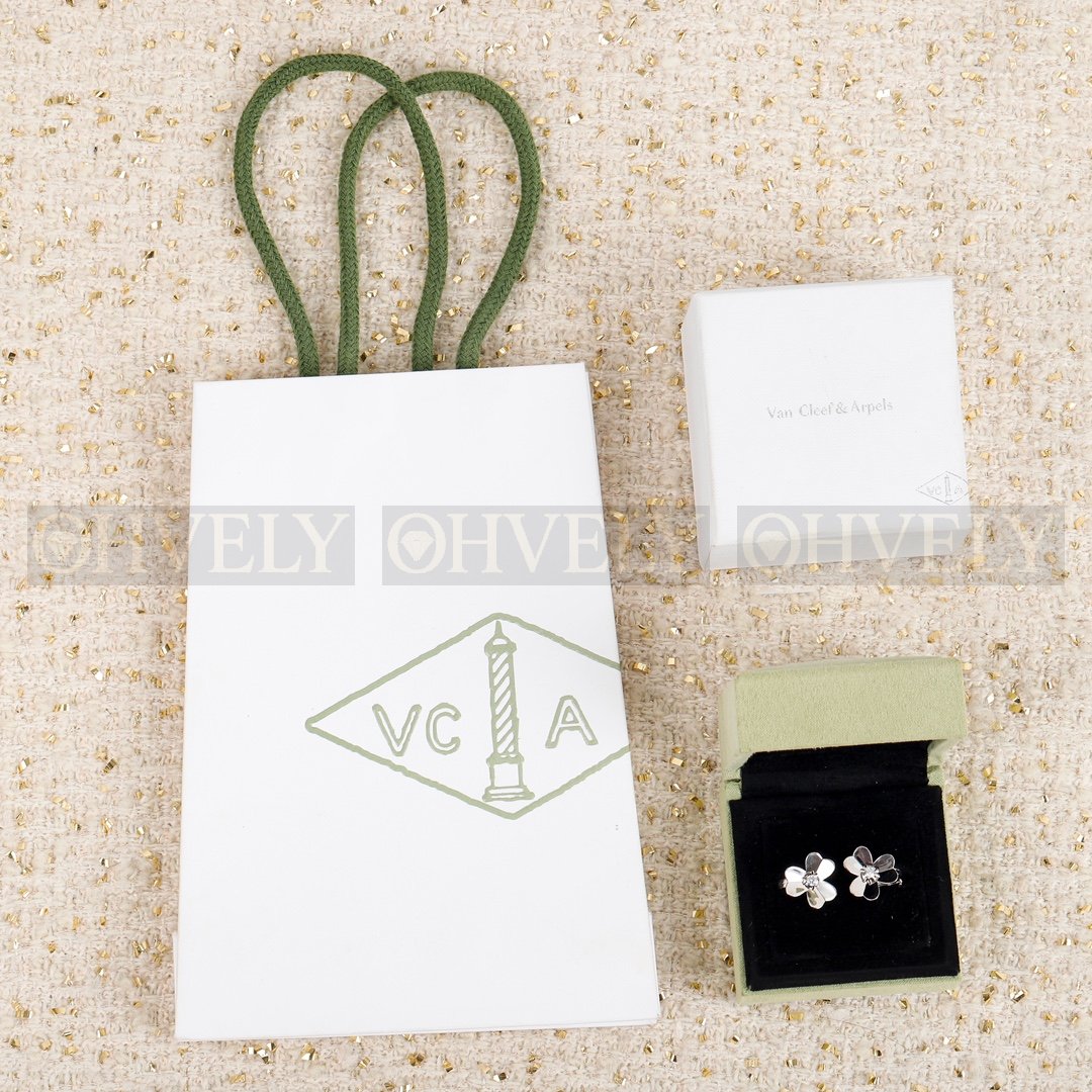 반클리프 아펠 Van Cleef & Arpels 프리볼(Frivole) 이어링 상품 썸네일