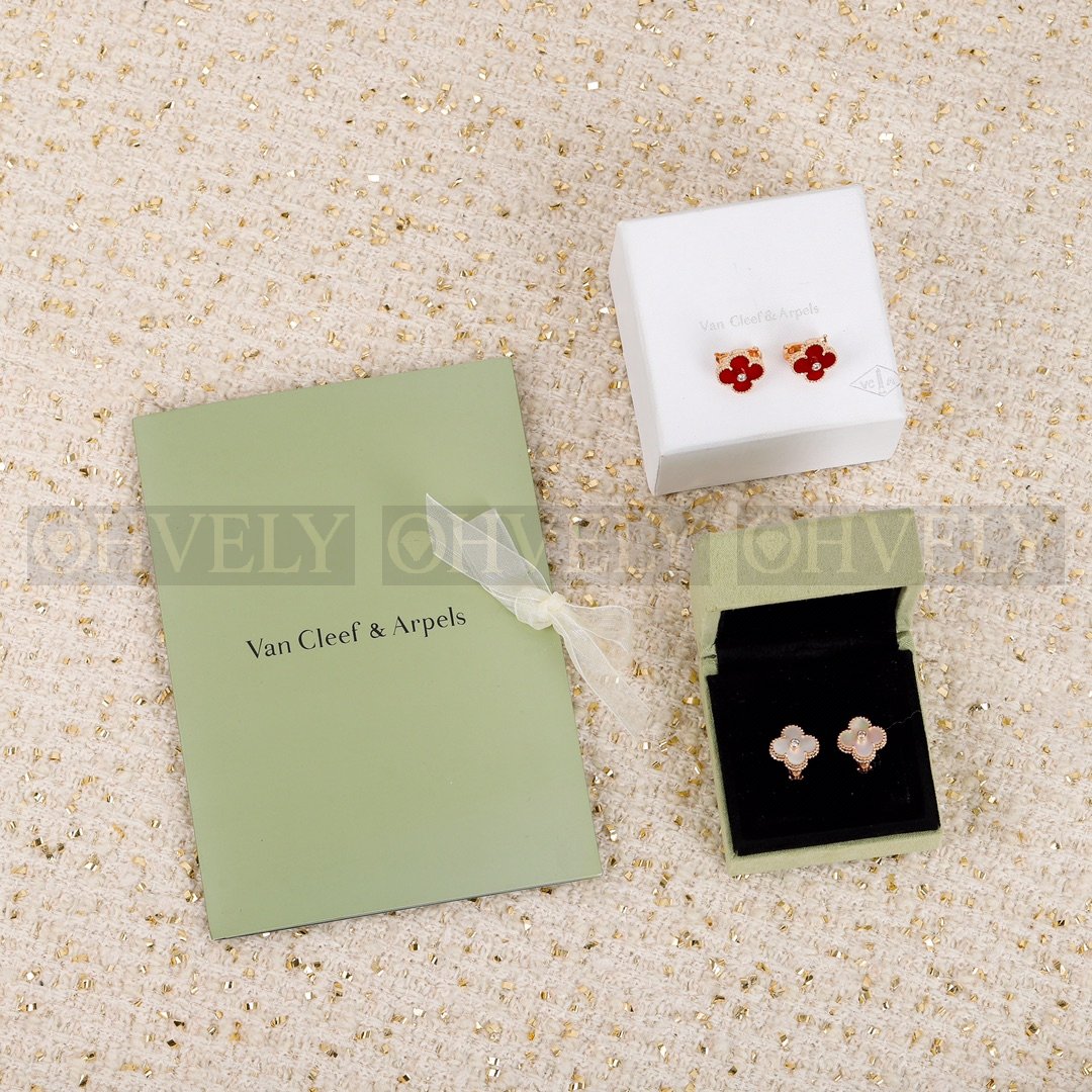 반클리프 아펠 Van Cleef & Arpels 빈티지 알함브라 이어링 (센터 다이아몬드 모델) 상품 썸네일