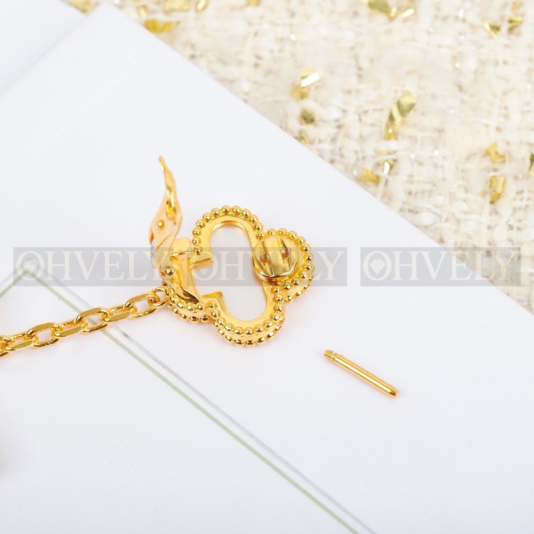 반클리프 아펠 Van Cleef & Arpels 럭키 알함브라 이어링 상품 썸네일