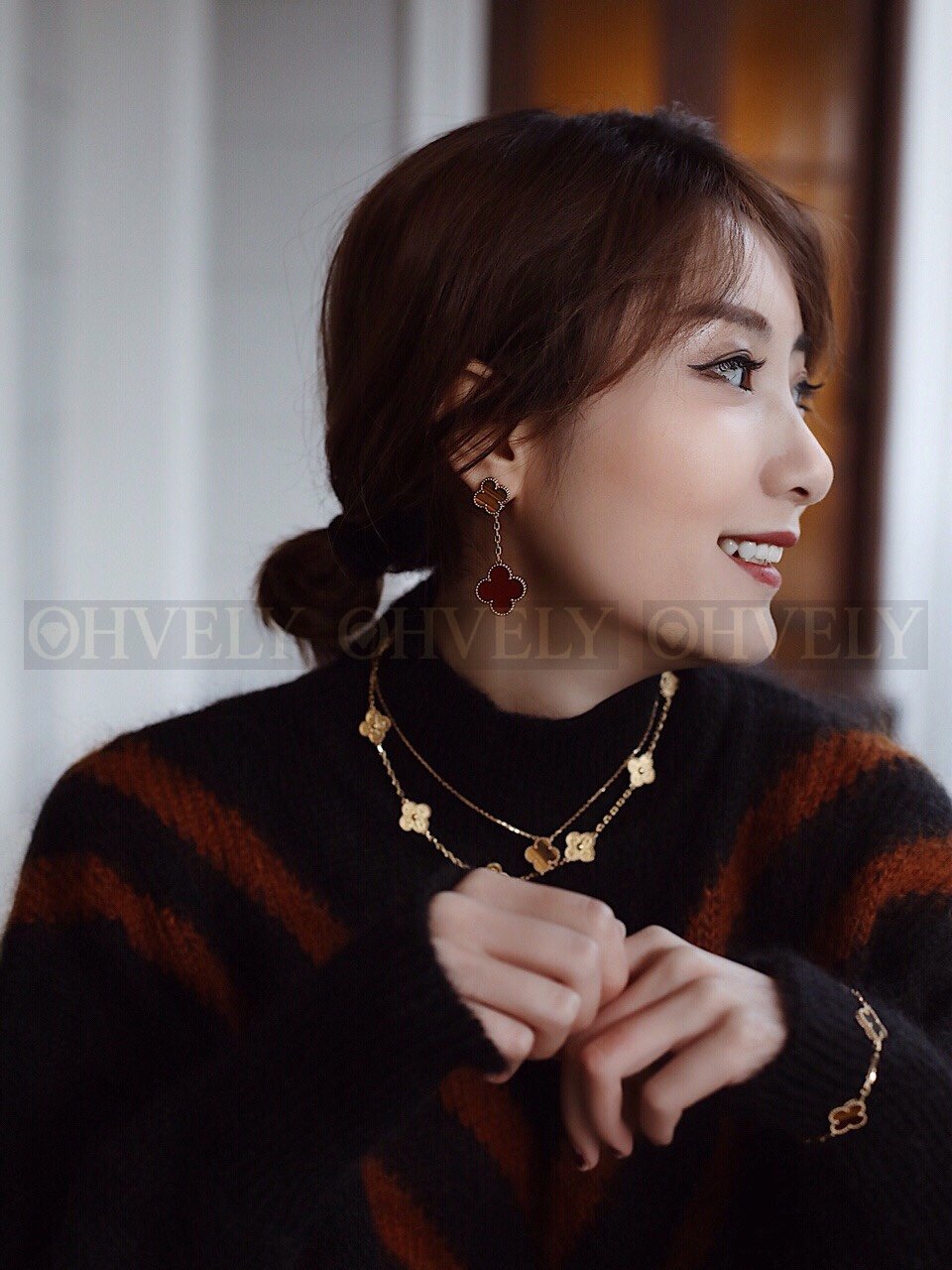 반클리프 아펠 Van Cleef & Arpels 매직 알함브라 이어링 ( 화이트, 레드, 브라운레드, 블랙 ) 상품 썸네일