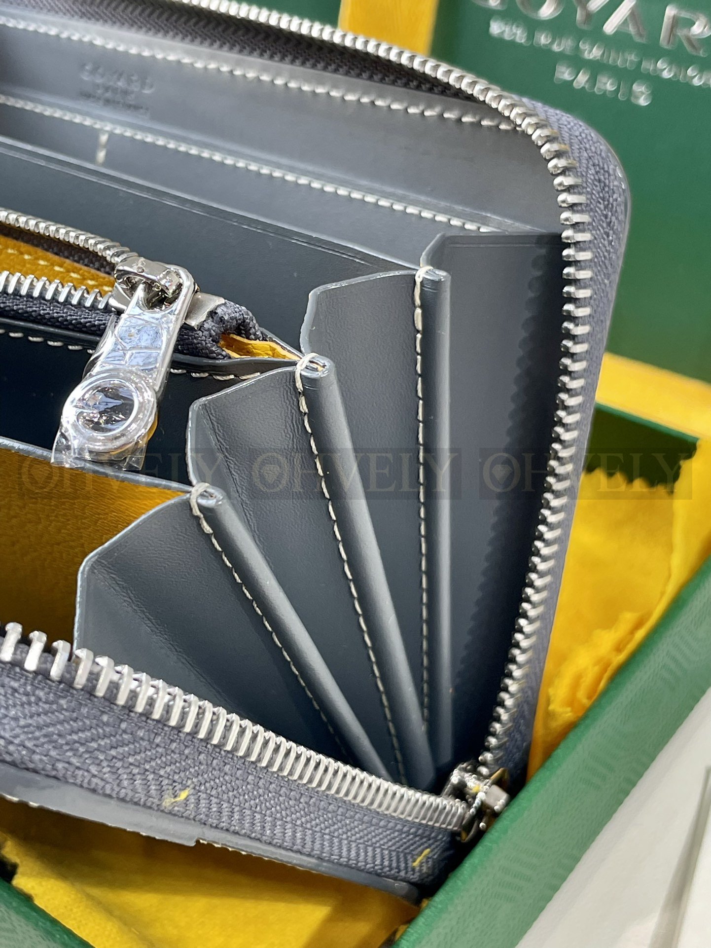 GOYARD 고야드 마티뇽 GM 월렛 그레이 상품 썸네일