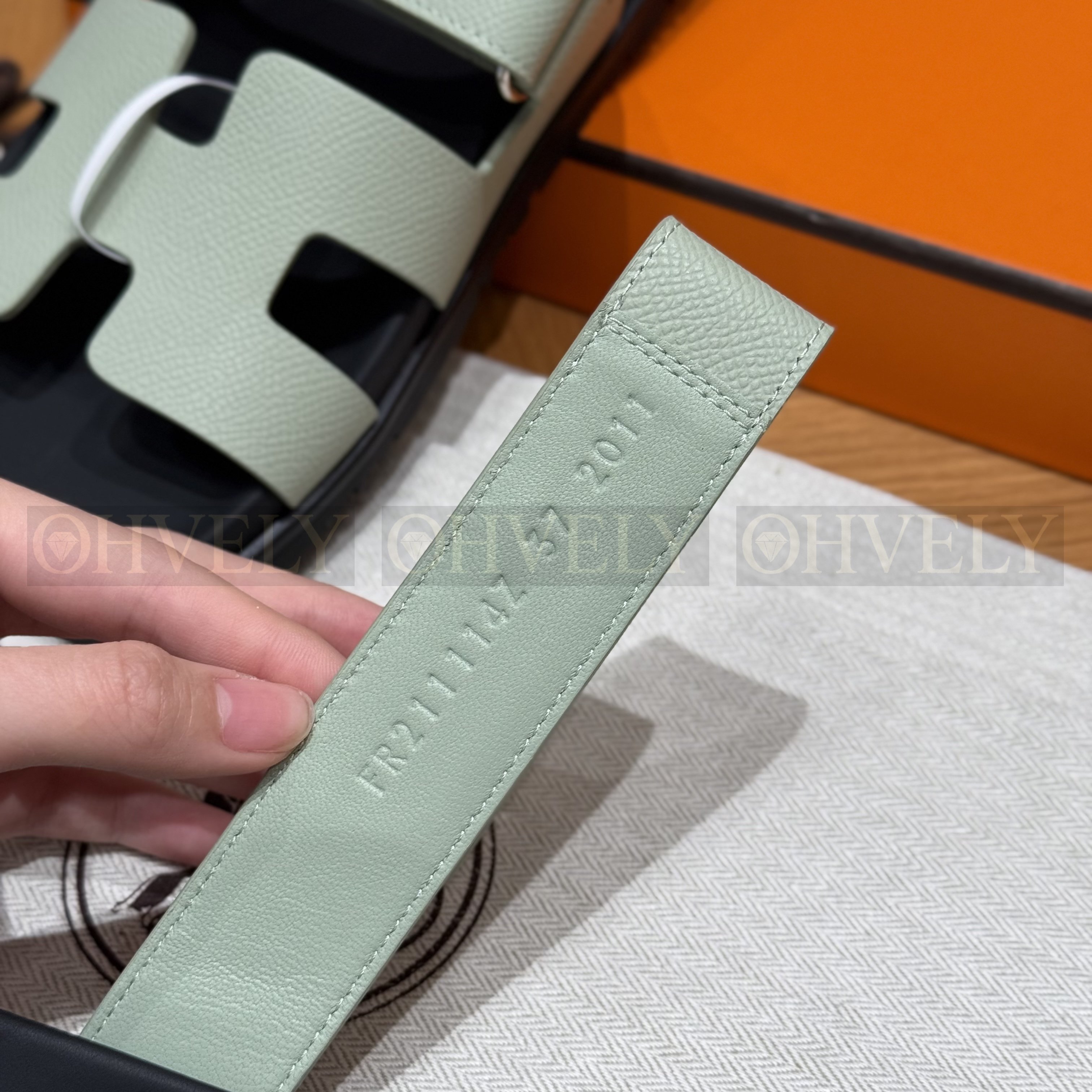 HERMÈS 에르메스 칩레 샌들 엡송 카프스킨 & 블랙 로버 솔 (Vert d'Eau) 상품 썸네일