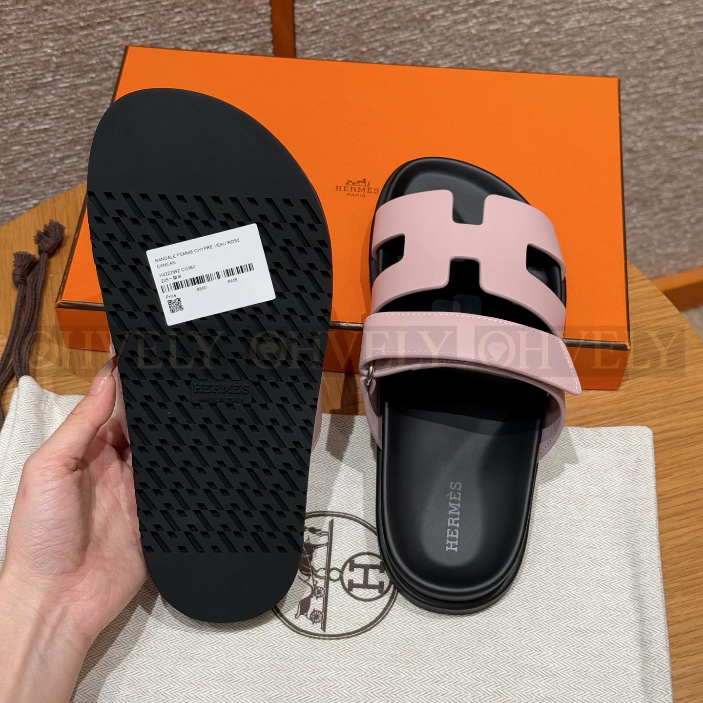 HERMÈS 에르메스 칩레 샌들 카프스킨 & 블랙 로버 솔 (Rose cancan) 상품 썸네일