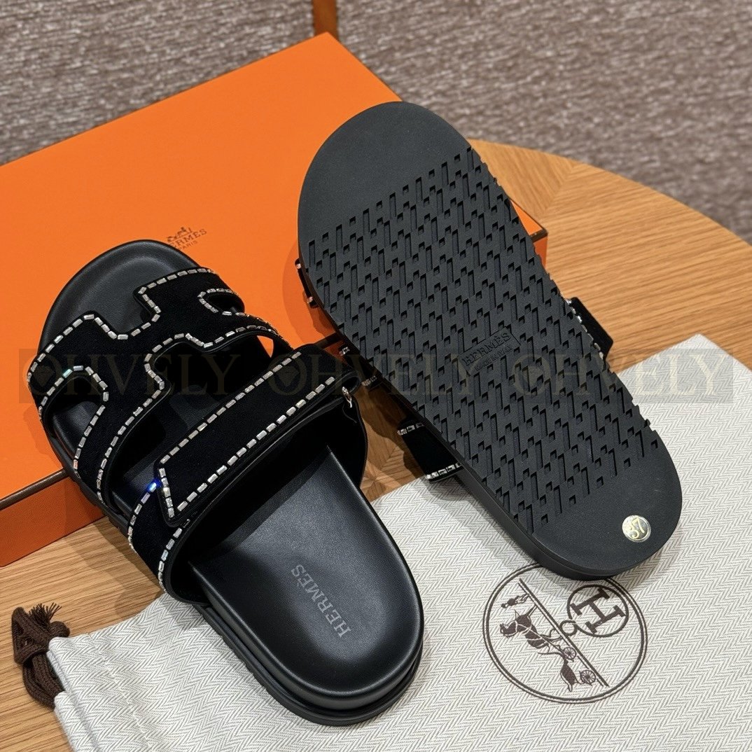 HERMÈS 에르메스 칩레 샌들 스웨이드 고트스킨 & 크리스탈 디테일 (Noir) 상품 썸네일