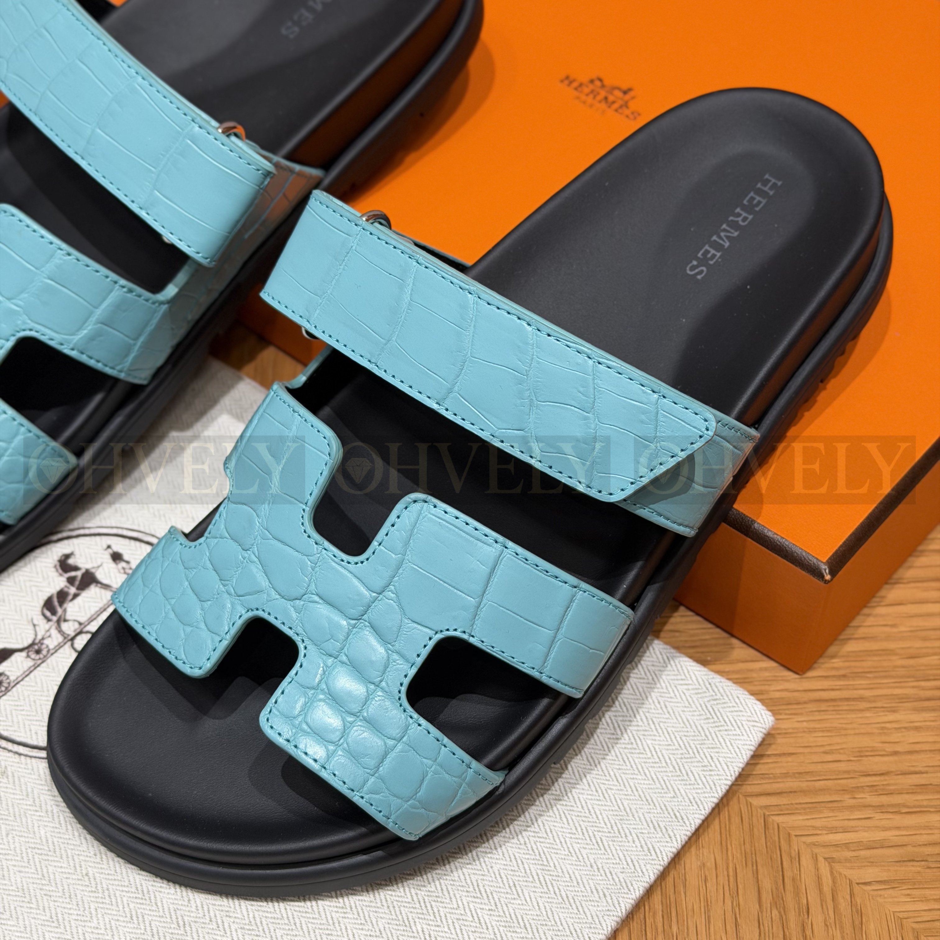 HERMÈS 에르메스 치레 샌들 매트 엘리게이터 & 블랙 로버 솔  (Bleu Cyan) 상품 썸네일