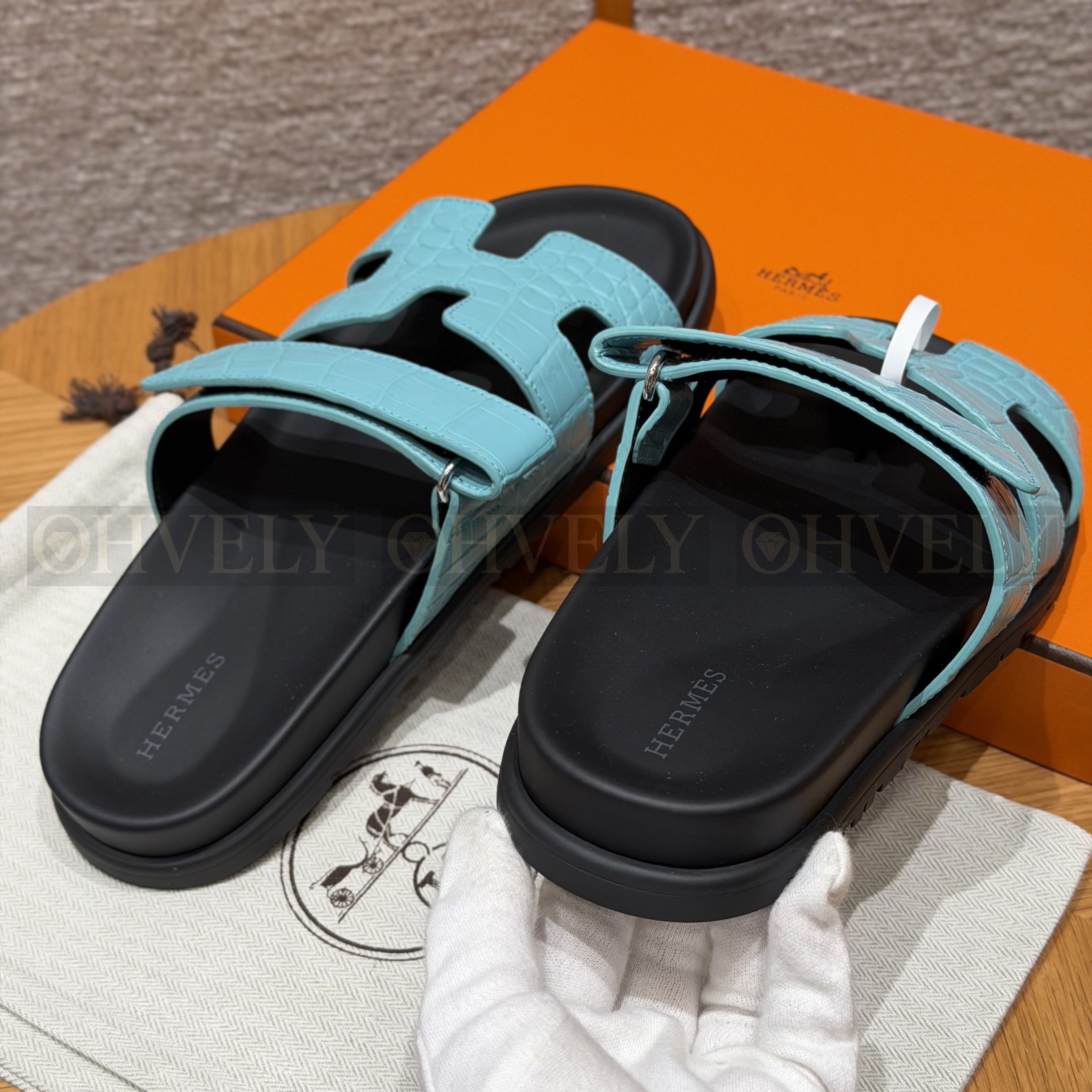 HERMÈS 에르메스 치레 샌들 매트 엘리게이터 & 블랙 로버 솔  (Bleu Cyan) 상품 썸네일