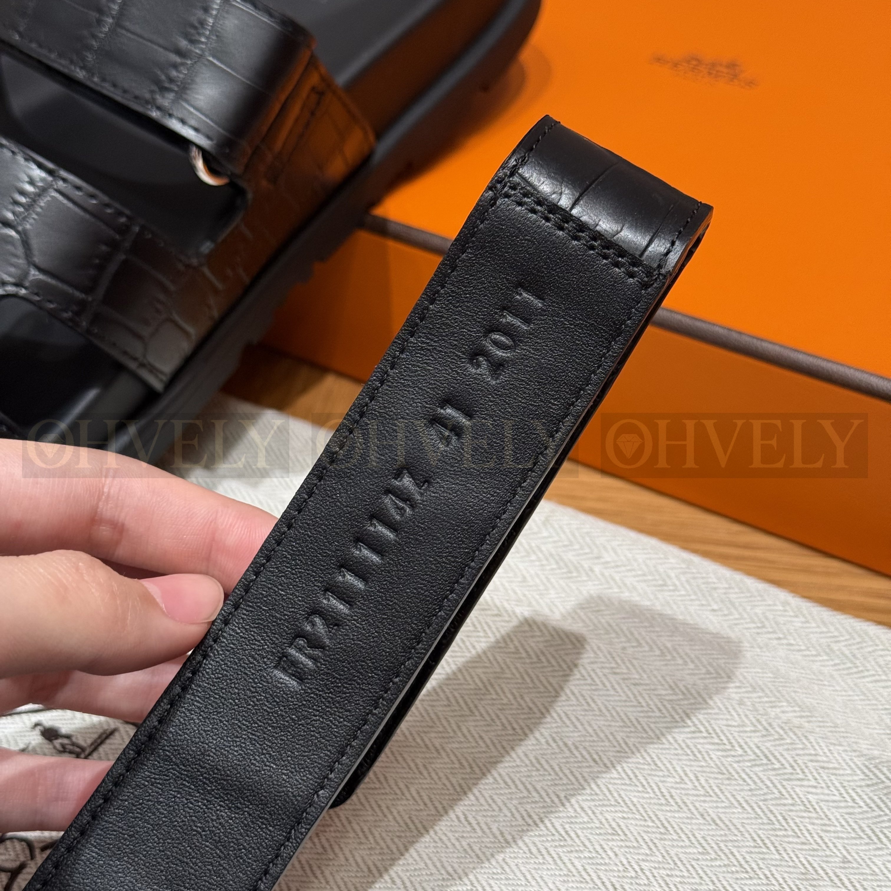 HERMÈS 에르메스 치레 샌들 매트 엘리게이터 & 블랙 로버 솔  (Noir) 상품 썸네일