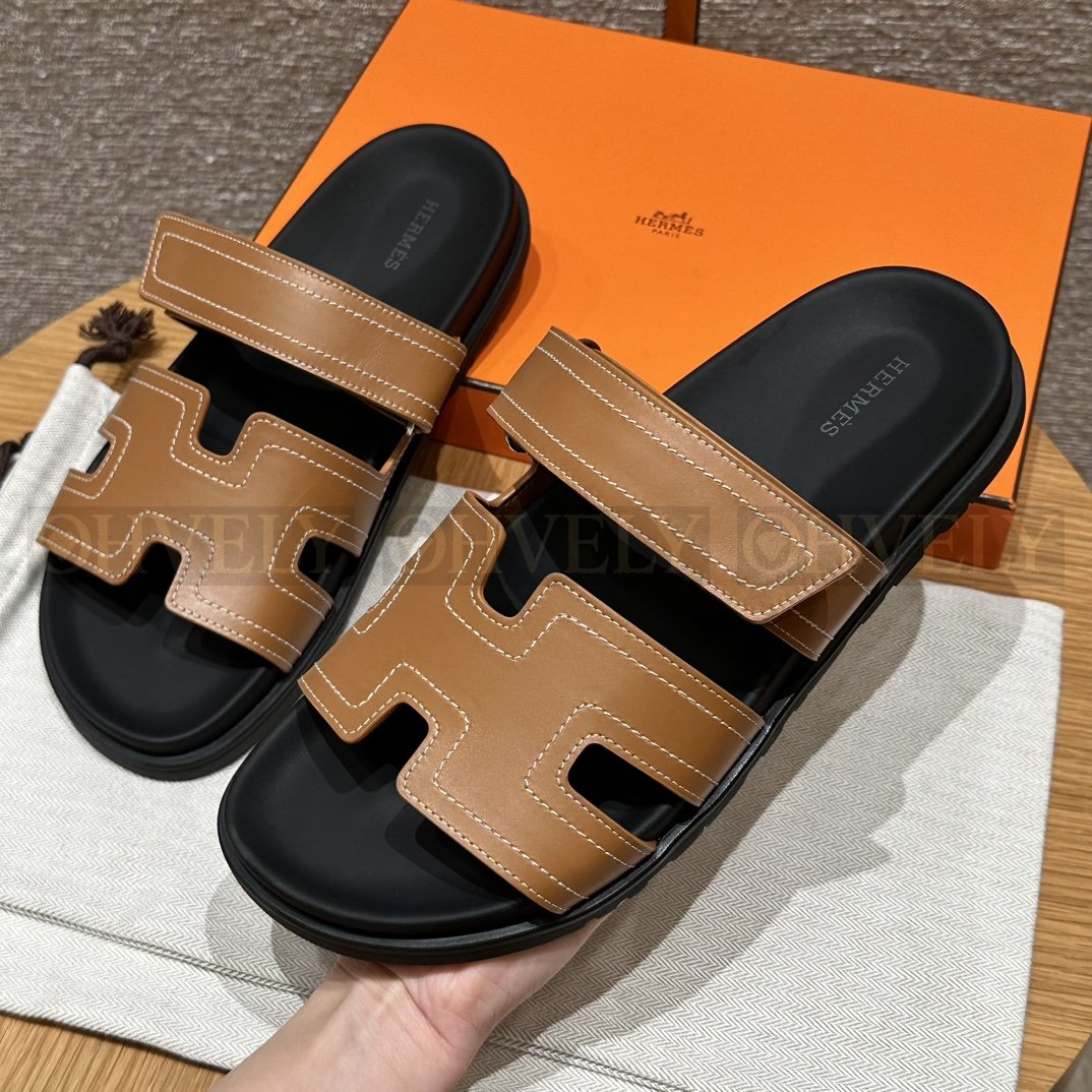 HERMÈS 에르메스 칩레 샌들 박스 카프스킨 & 블랙 로버 솔 (Gold) 상품 썸네일