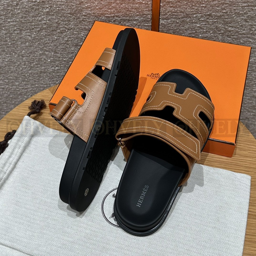 HERMÈS 에르메스 칩레 샌들 박스 카프스킨 & 블랙 로버 솔 (Gold) 상품 썸네일