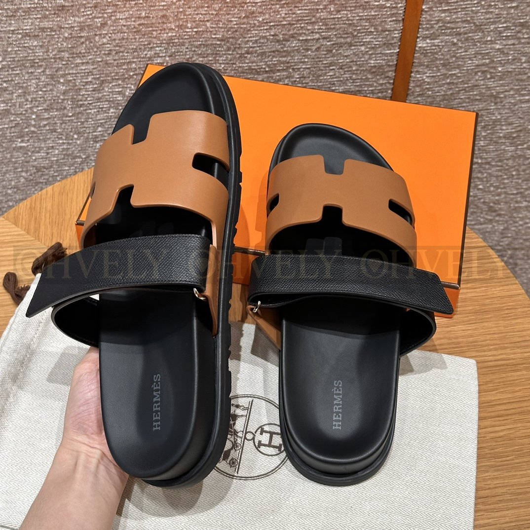 HERMÈS 에르메스 칩레 샌들 박스 카프스킨 & 블랙 로버 솔 (네츄럴/ 블랙) 상품 썸네일