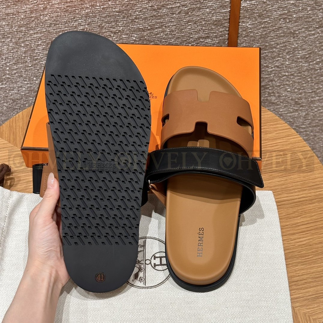 HERMÈS 에르메스 칩레 샌들 박스 카프스킨 & 블랙 로버 솔 (Naturel/Black) 상품 썸네일