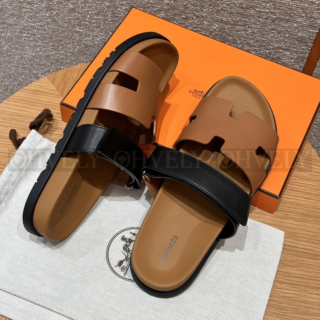 HERMÈS 에르메스 칩레 샌들 박스 카프스킨 & 블랙 로버 솔 (Naturel/Black) 상품 썸네일