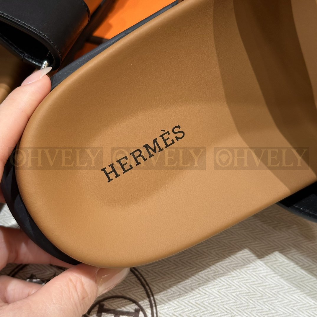 HERMÈS 에르메스 칩레 샌들 박스 카프스킨 & 블랙 로버 솔 (Naturel/Black) 상품 썸네일