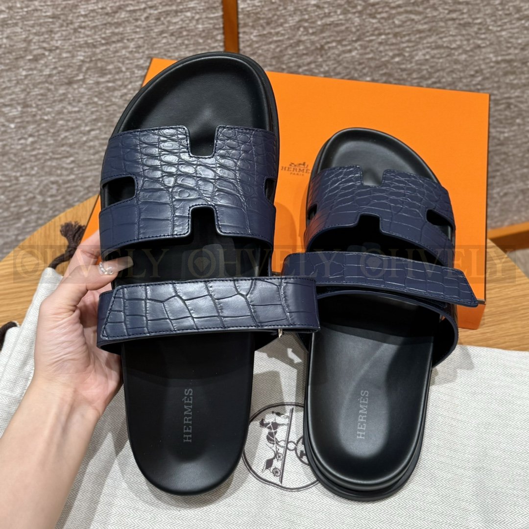 HERMÈS 에르메스 치프레 샌들 매트 엘리게이터 & 블랙 로버 솔 (Blue saphir) 상품 썸네일
