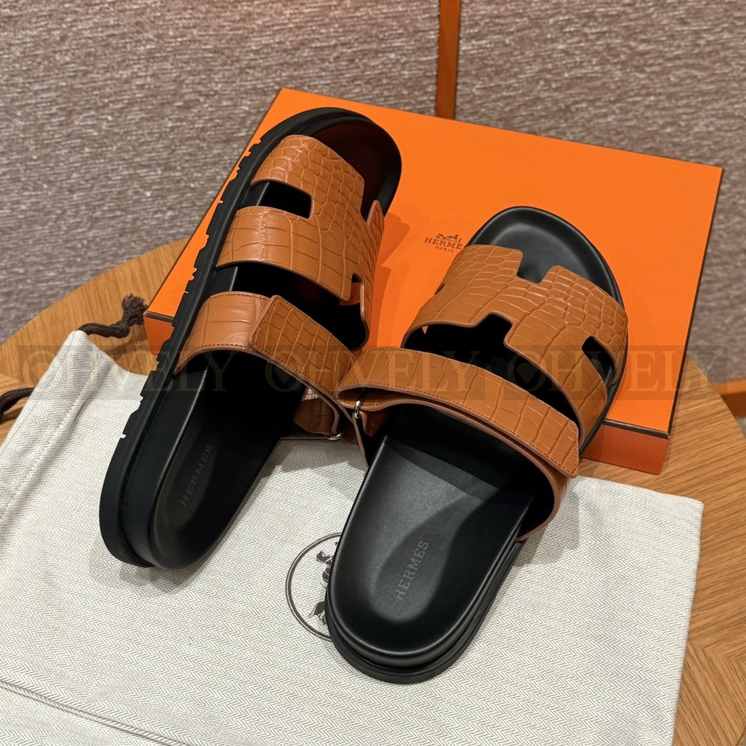 HERMÈS 에르메스 치프레 샌들 매트 엘리게이터 & 블랙 로버 솔 (Naturel) 상품 썸네일