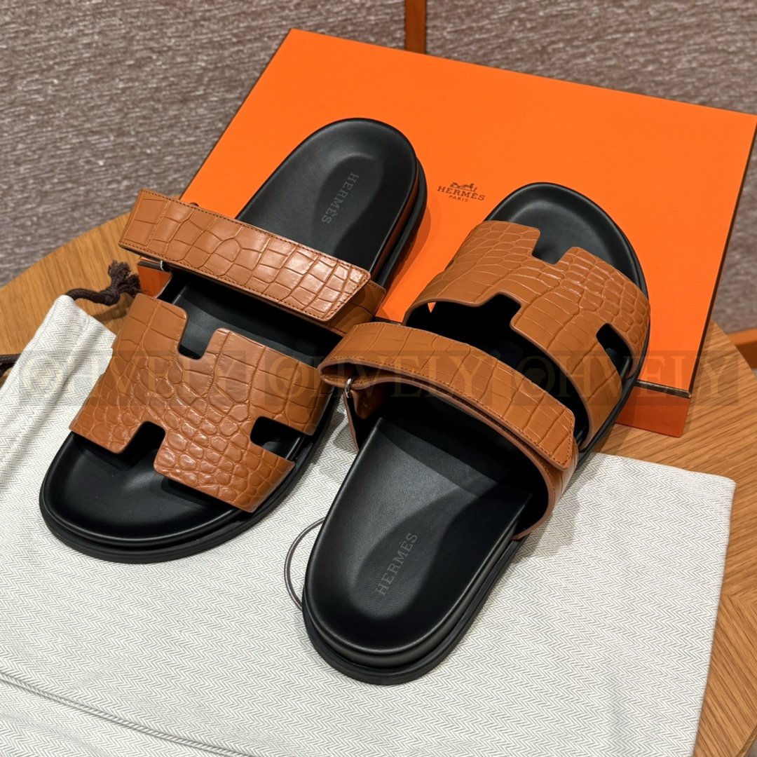 HERMÈS 에르메스 치프레 샌들 매트 엘리게이터 & 블랙 로버 솔 (Naturel) 상품 썸네일