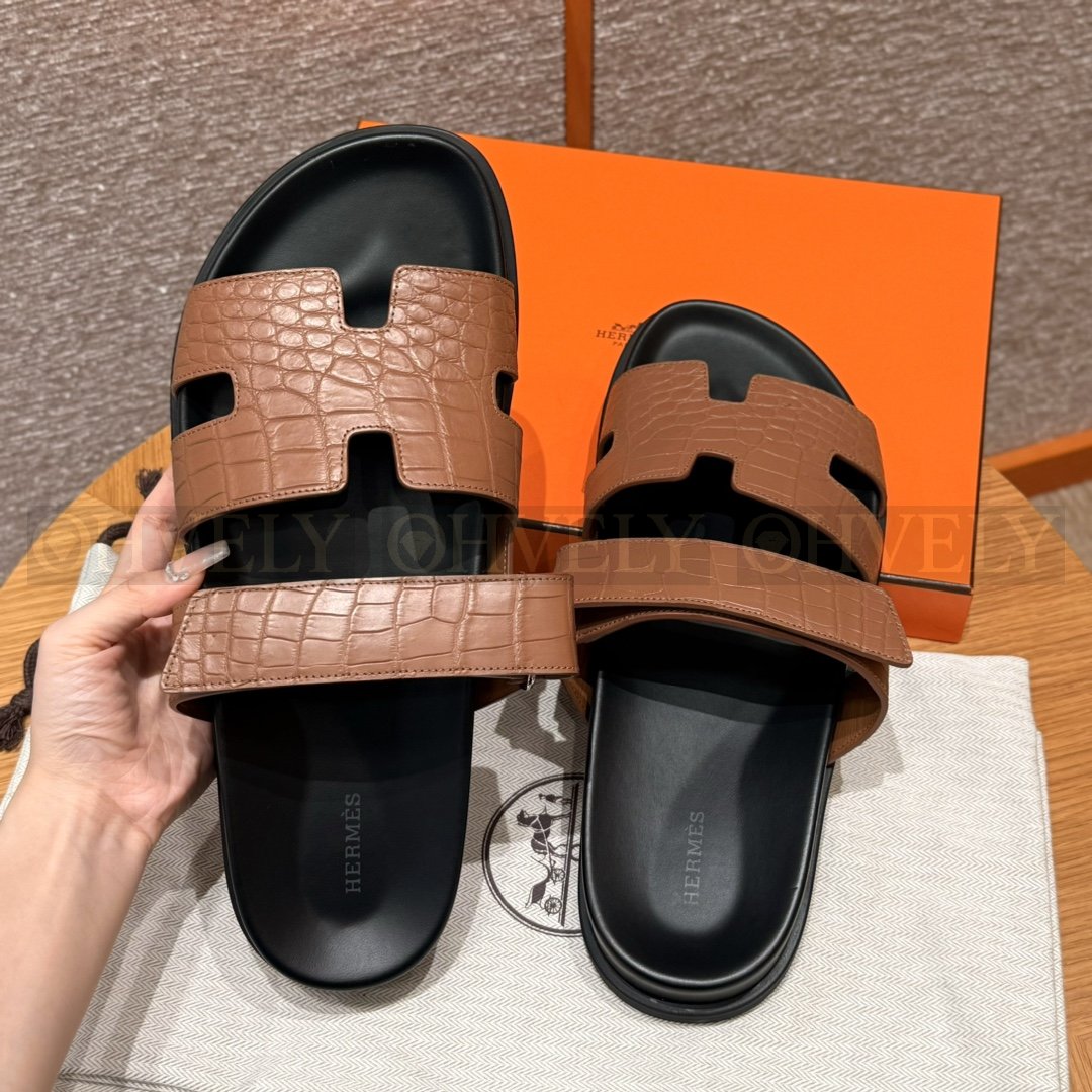 HERMÈS 에르메스 치프레 샌들 매트 엘리게이터 & 블랙 로버 솔 (Gold) 상품 썸네일