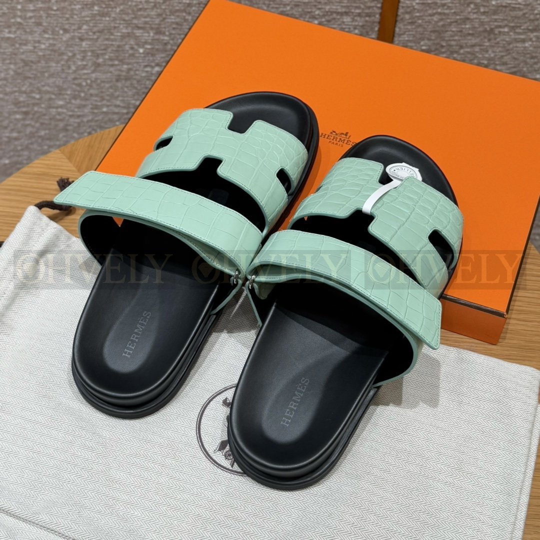 HERMÈS 에르메스 치프레 샌들 매트 엘리게이터 & 블랙 로버 솔 (Menthe) 상품 썸네일
