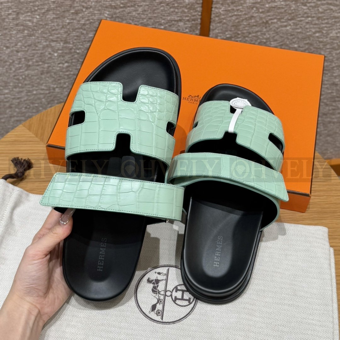 HERMÈS 에르메스 치프레 샌들 매트 엘리게이터 & 블랙 로버 솔 (Menthe) 상품 썸네일