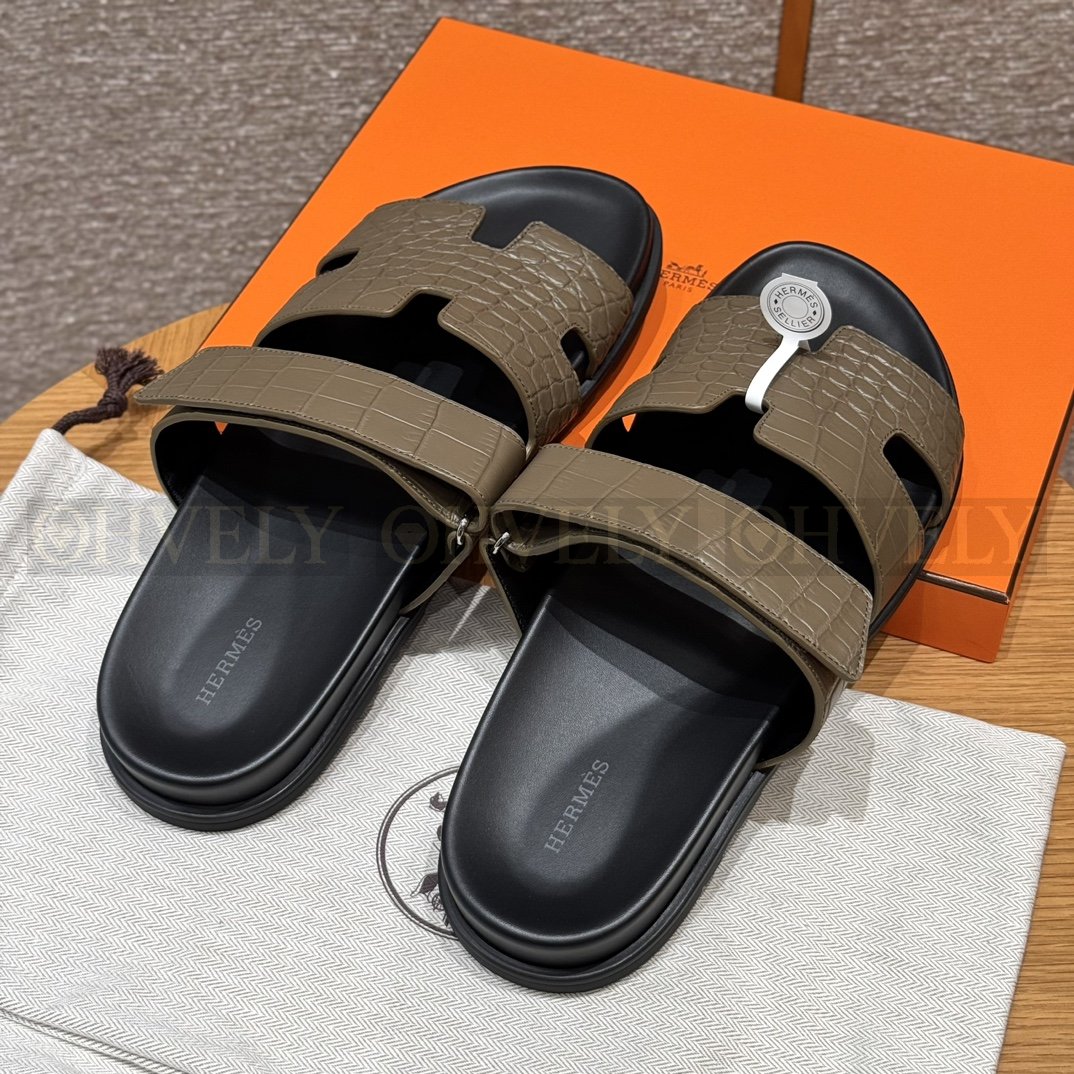HERMÈS 에르메스 치프레 샌들 매트 엘리게이터 & 블랙 로버 솔 (Etoupe) 상품 썸네일