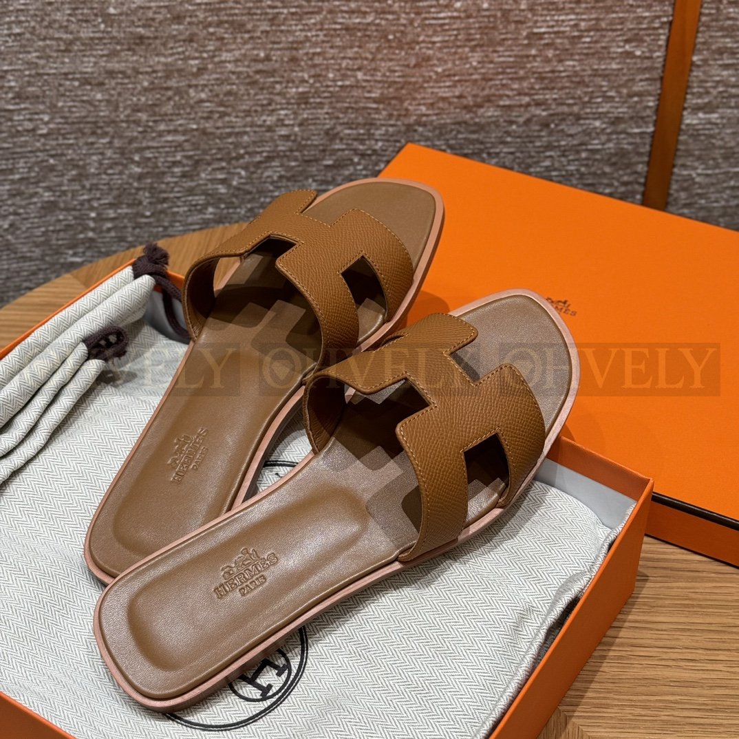 HERMÈS 에르메스 오란 샌들 엡송 카프스킨 (Gold) 상품 썸네일