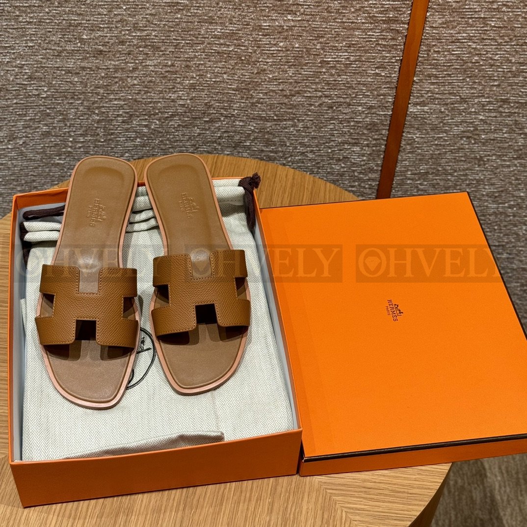 HERMÈS 에르메스 오란 샌들 엡송 카프스킨 (Gold) 상품 썸네일