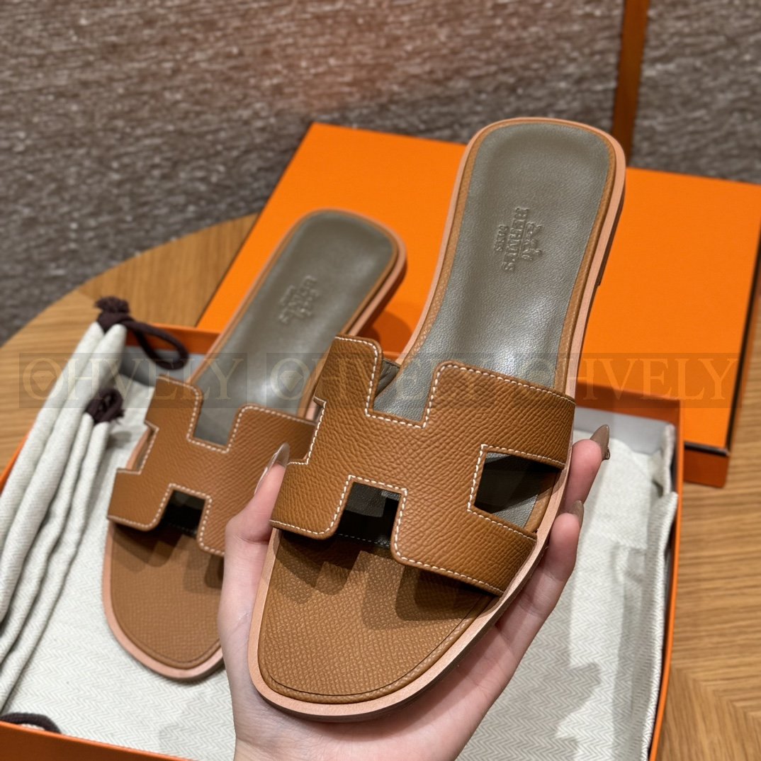 HERMÈS 에르메스 오란 샌들 엡송 카프스킨 (Gold) 상품 썸네일