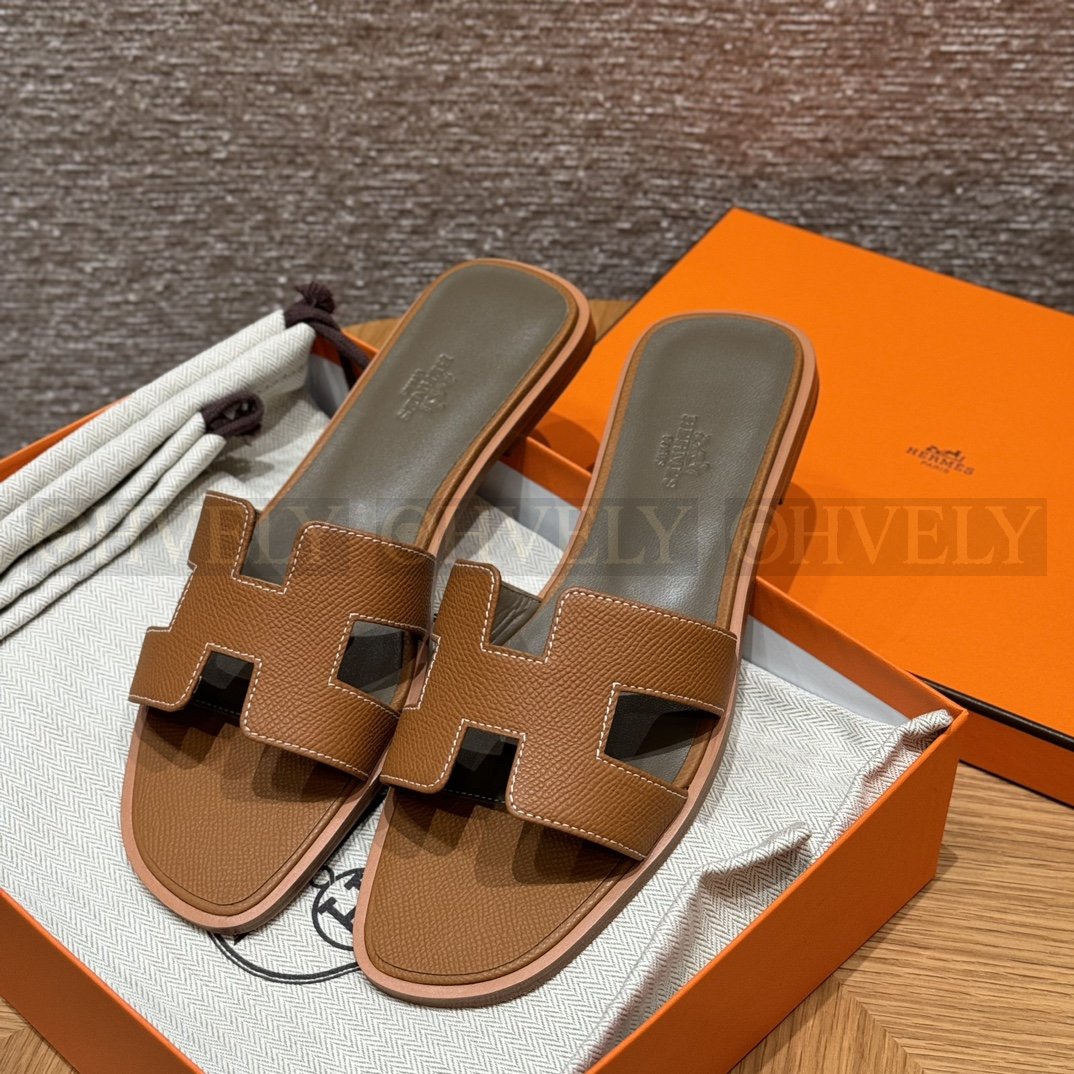 HERMÈS 에르메스 오란 샌들 엡송 카프스킨 (Gold) 상품 썸네일