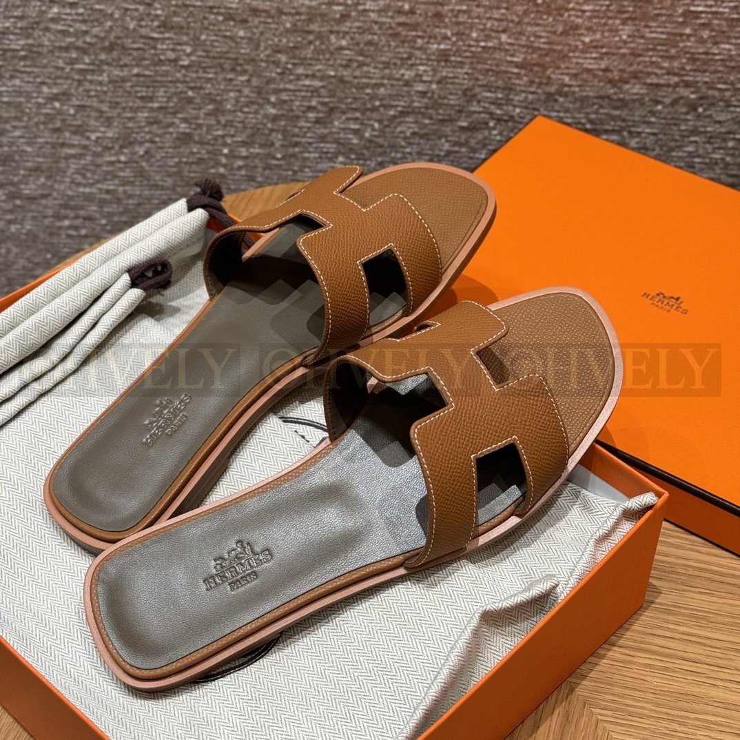 HERMÈS 에르메스 오란 샌들 엡송 카프스킨 (Gold) 상품 썸네일