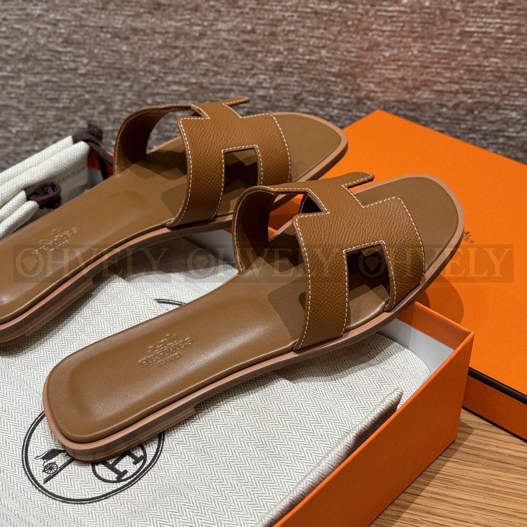 HERMÈS 에르메스 오란 샌들 엡송 카프스킨 (37/Gold) 상품 썸네일