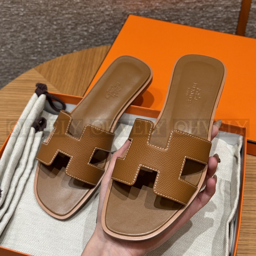 HERMÈS 에르메스 오란 샌들 엡송 카프스킨 (37/Gold) 상품 썸네일